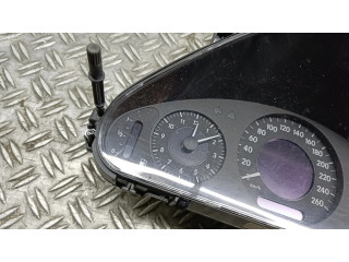 Přístrojová deska Mercedes-Benz E W211 2005