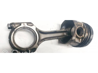 Píst 2011F   Chrysler Voyager  pro naftový motor 2.5  