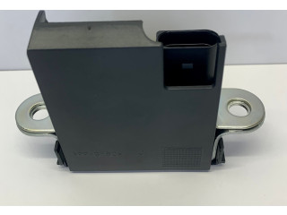 Замок багажника 5K0827505A, 5M0827505    Volkswagen Golf VI 2008 - 2013 года