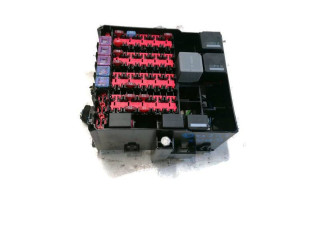 Блок предохранителей AV1T14A005AVD, 20131203   Ford B-MAX    