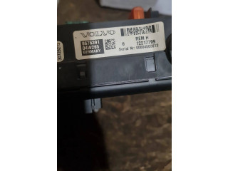 Блок предохранителей 8676391   Volvo XC90    