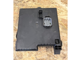 Блок предохранителей 28017881, 30728512 Volvo V70