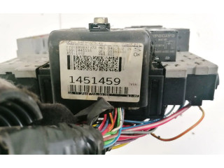 Блок предохранителей  1451459, 1445335   Volvo V70    