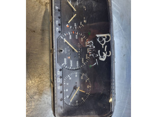 Přístrojová deska Volkswagen PASSAT B3 1991 81117657