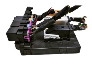 Pojistková skříňka Řídící jednotka BSM 8P0907063H Audi TT TTS Mk2 2010