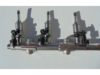 Vstřikovací lišta 04C133320F Volkswagen T-Roc