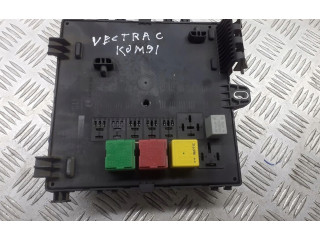 Блок предохранителей  460023260   Opel Vectra C    