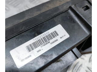 Блок предохранителей 04692085AB Jeep Grand Cherokee (WK)