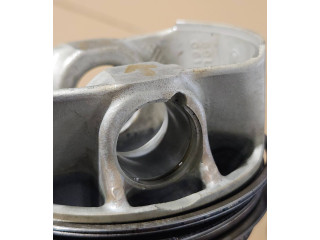 Píst 89L106 BMW M5 S63b44b