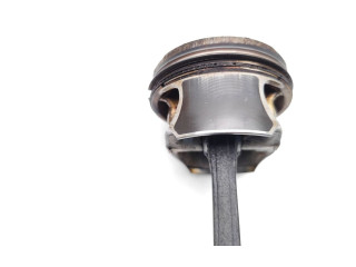 Píst M270.910 Mercedes-Benz GLA W156 M270.910