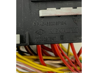 Блок предохранителей 7703297597 Dacia Logan I