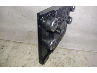 Блок управления климат-контролем 30782903   Volvo V70