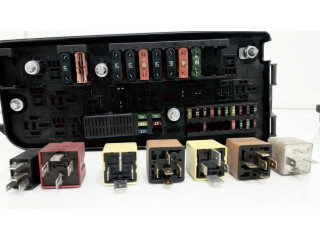 Pojistková skříňka 13112918, AK Opel Vectra C 2002