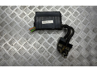 Блок предохранителей 7154722330   Mercedes-Benz W470    