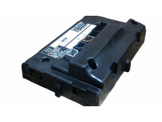 Радио/ проигрыватель CD/DVD / навигация