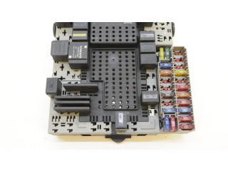 Блок предохранителей  8688153   Volvo V70    