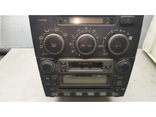 Радио/ проигрыватель CD/DVD / навигация