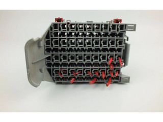 Блок предохранителей  9162439   Volvo V70    