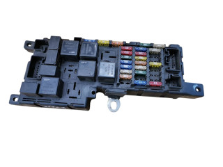 Блок предохранителей 8637841, 518717004 Volvo S60