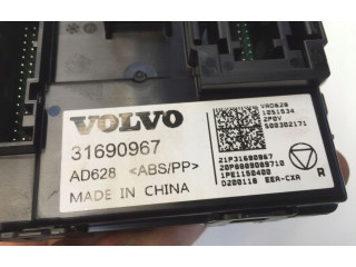 Турбина Блок управления кондиционером Volvo XC40  31690967   для двигателя B3154T      