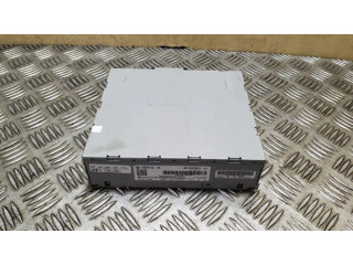 Радио/ проигрыватель CD/DVD / навигация