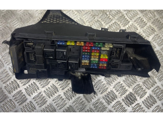 Блок предохранителей  9494210   Volvo V70    