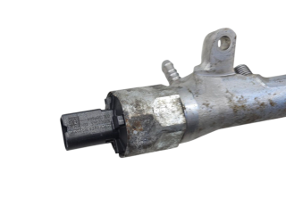 Топливная рампа 03L130089AA, 03L130089AA   Audi A1  