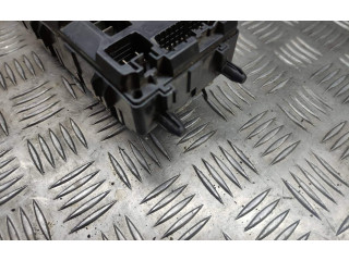 Блок предохранителей MR318828 Mitsubishi Carisma