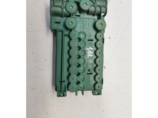 Pojistková skříňka 8387541, 18483 BMW 5 E39 2001