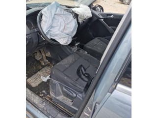 Pojistková skříňka Volkswagen Tiguan 2007