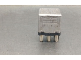 Pojistková skříňka 0015420219, 4RD00412200 Mercede-Benz S W126 1988