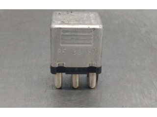 Pojistková skříňka 0015420219, 4RD00412200 Mercede-Benz S W126 1988