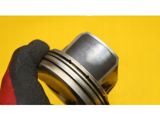 Píst Audi A4 S4 B8 8K