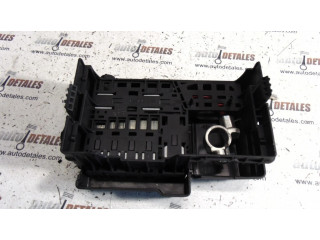 Плюсовый провод (аккумулятора)