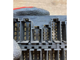 Блок предохранителей 357937039 Volkswagen Transporter - Caravelle T4