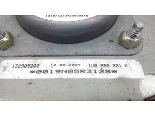 Подушка безопасности водителя 1U0880201K, 132905200   Skoda Octavia Mk1 (1U)