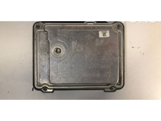 Блок управления двигателя 045906013Q Skoda Fabia Mk2 (5J)