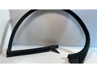 Передняя уплотнительная резина (у стекла)