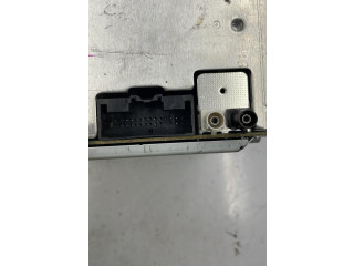 Радио/ проигрыватель CD/DVD / навигация