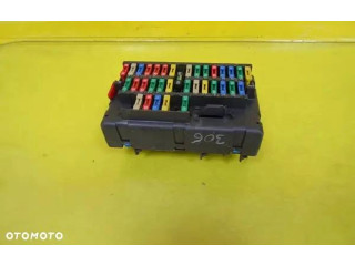 Блок предохранителей 94589625 Peugeot 306