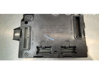 Блок комфорта    Renault Trafic III (X82)   