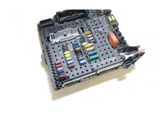 Блок предохранителей  8676391, 00004851924   Volvo XC90    