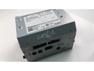 Радио/ проигрыватель CD/DVD / навигация