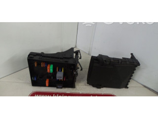 Pojistková skříňka 1K0937132F Volkswagen Caddy 2009