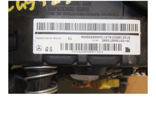 Vstřikovač    Mercedes-Benz GLA W156    K9K 