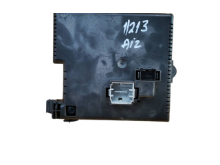 Блок предохранителей 8676391, 12217799 Volvo XC90