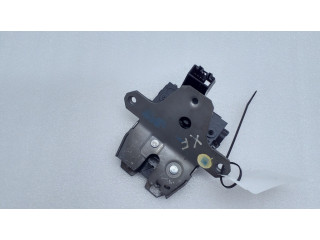 Замок задней крышки