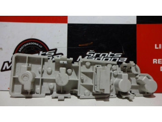 Держатель крышки лампы заднего фонаря