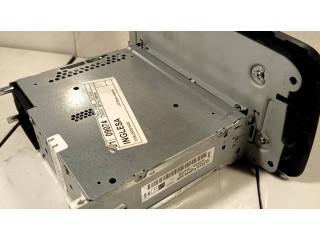 Радио/ проигрыватель CD/DVD / навигация