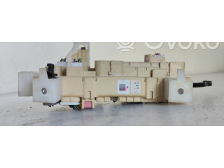 Pojistková skříňka 892210F010 Toyota Corolla E120 E130 2004